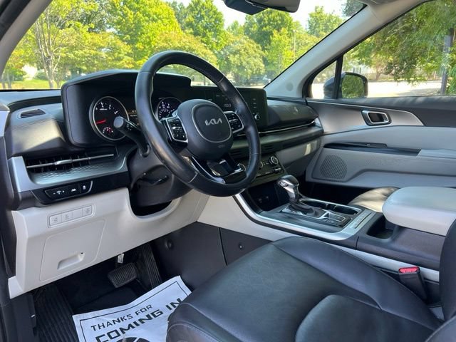 Used 2022 Kia Carnival LX FWD image 11