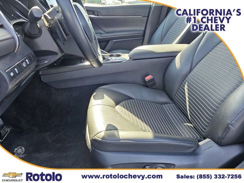 Used 2024 Toyota Camry SE FWD image 19
