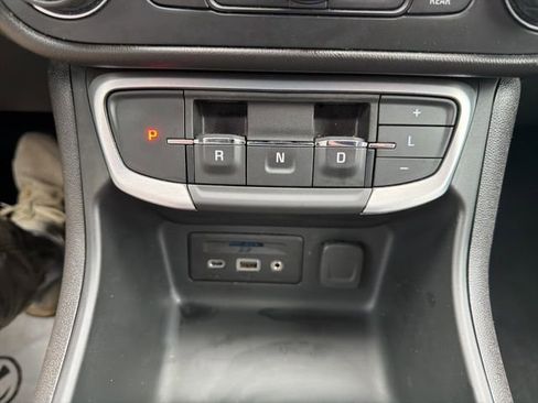 Used 2022 GMC Terrain SLT AWD/4WD image 31
