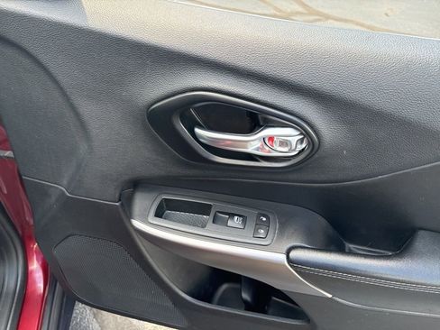 Used 2021 Jeep Cherokee Limited w/ Mopar Interior Package AWD/4WD image 44