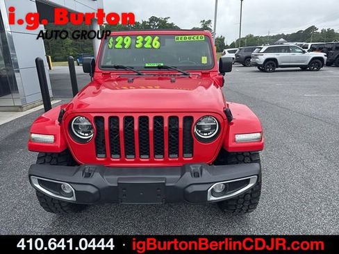 Used 2021 Jeep Wrangler Unlimited Sahara w/ Cold Weather Group AWD/4WD image 3