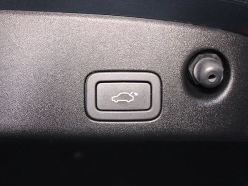 Used 2015 Jaguar XJ L Portfolio RWD image 30