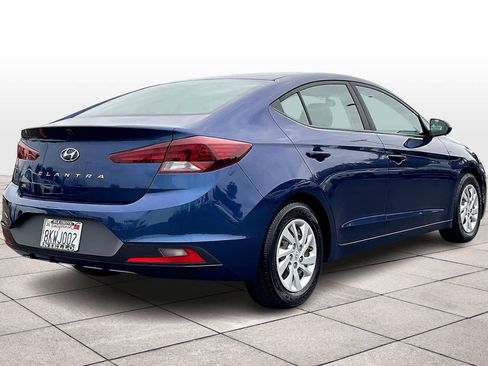 Used 2019 Hyundai Elantra SE image 16