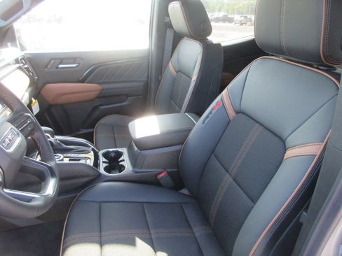 New 2026 GMC Canyon AT4 AWD/4WD image 11