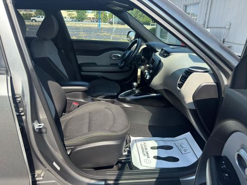 Used 2014 Kia Soul + FWD image 13