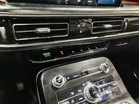 Used 2021 Lincoln Nautilus Reserve image 35