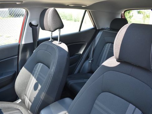 Used 2026 Hyundai Venue SEL FWD image 10