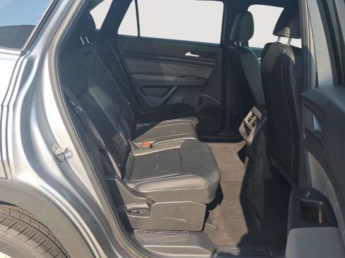Certified 2023 Volkswagen Atlas Cross Sport SE w/ Panoramic Sunroof Package AWD/4WD image 11