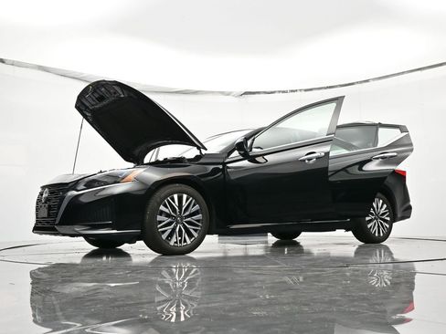 Used 2024 Nissan Altima 2.5 SV image 48