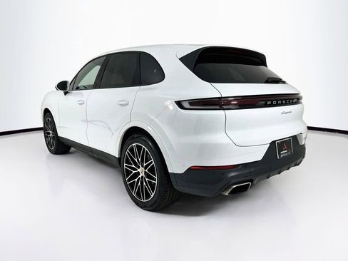 Certified 2024 Porsche Cayenne AWD/4WD image 3