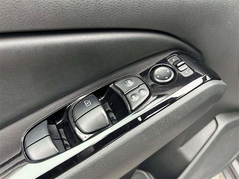 Used 2024 Nissan Altima 2.5 SR image 17