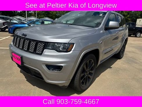 Used 2020 Jeep Grand Cherokee Altitude RWD image 3
