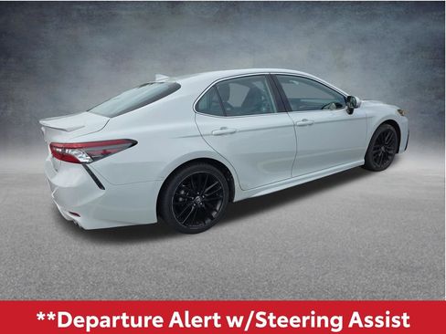 Used 2023 Toyota Camry XSE FWD image 5