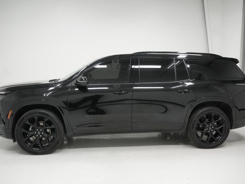 Used 2024 Chevrolet Traverse RS image 7