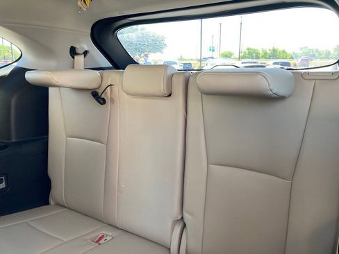 Used 2023 Toyota Highlander Limited image 12