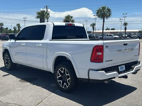 Used 2026 RAM 1500 Laramie w/ Laramie Preferred Package AWD/4WD image 4