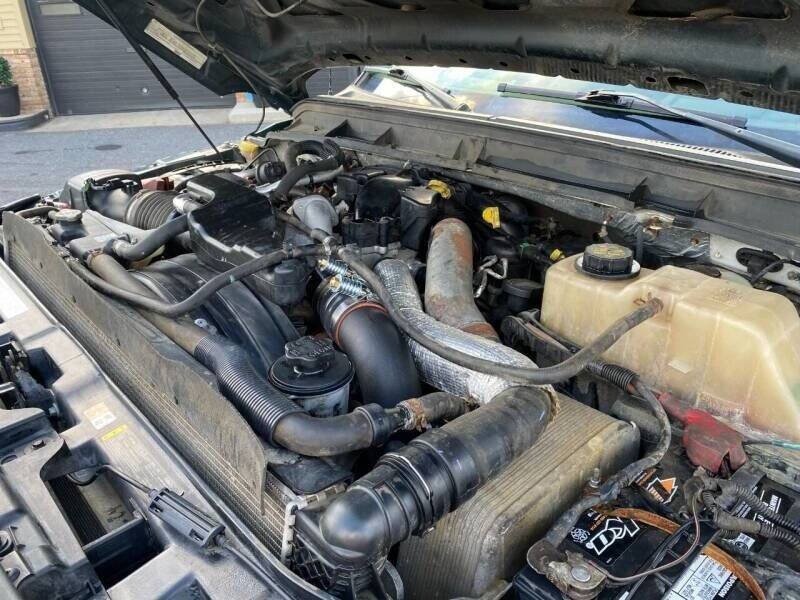 Used 2012 Ford F550 4x4 SuperCab Super Duty w/ Payload Upgrade Pkg image 33