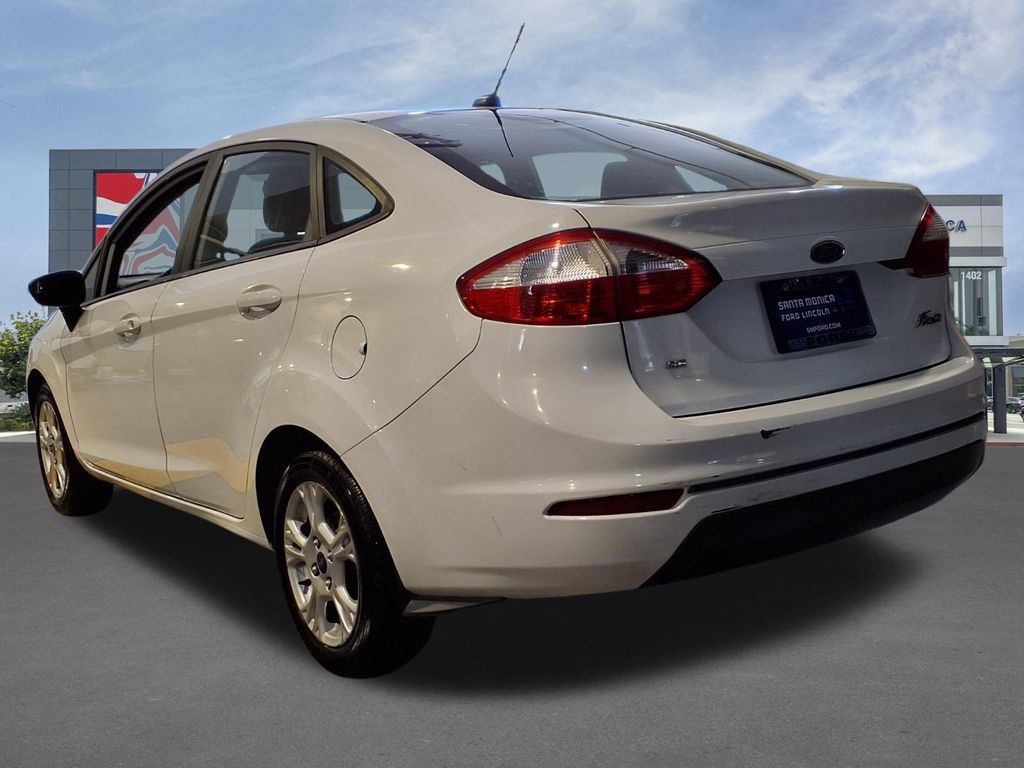 Used 2015 Ford Fiesta SE FWD image 3