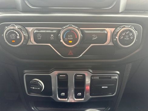 Used 2020 Jeep Wrangler Sport AWD/4WD image 21