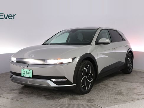 Used 2024 Hyundai Ioniq 5 SEL image 2