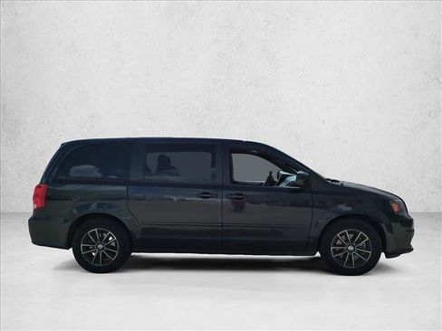 Used 2016 Dodge Grand Caravan R/T FWD image 4