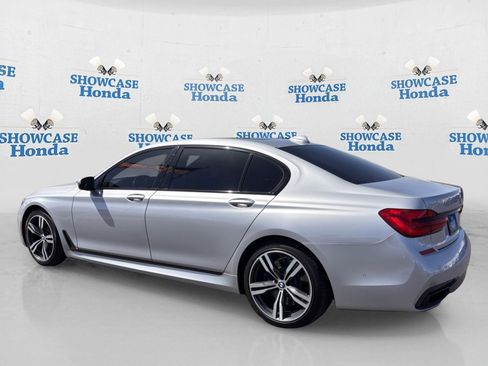 Used 2017 BMW 750i RWD image 5