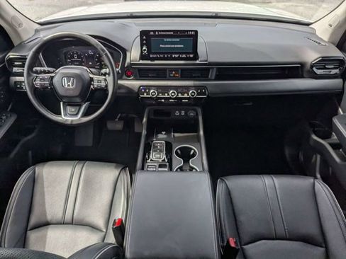 Used 2025 Honda Pilot Elite image 15