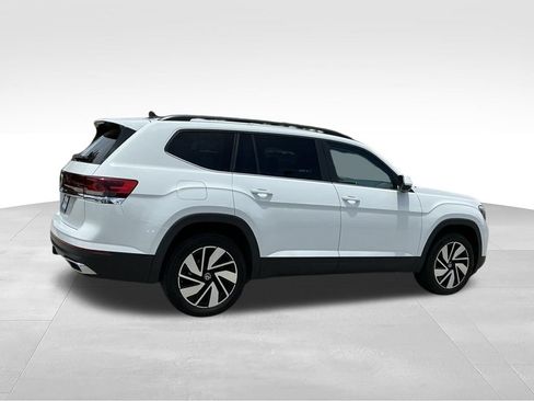 Used 2024 Volkswagen Atlas SE FWD image 12