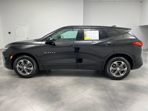 Used 2025 Chevrolet Blazer LT FWD image 4