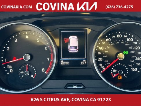 Used 2021 Volkswagen Tiguan SE w/ Panoramic Sunroof Package image 21