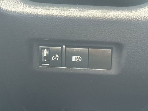 Used 2025 Toyota RAV4 XLE image 32