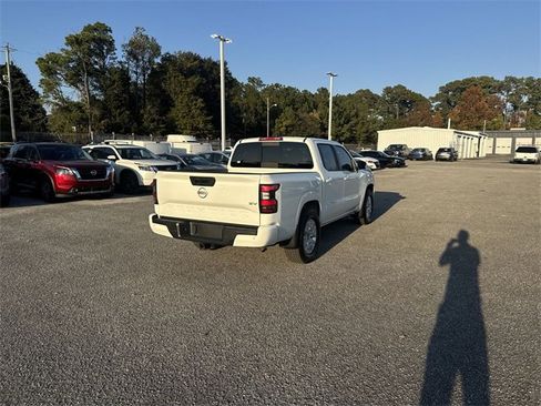 Used 2024 Nissan Frontier SV w/ SV Convenience Package image 5