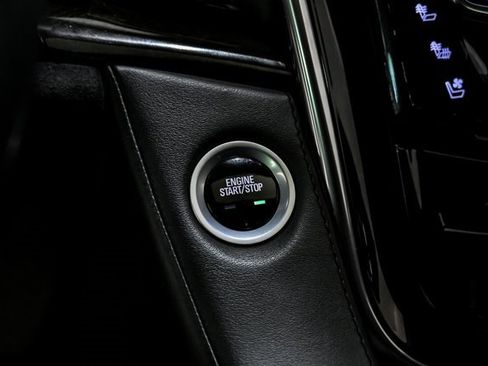 Used 2018 Cadillac Escalade Platinum image 24