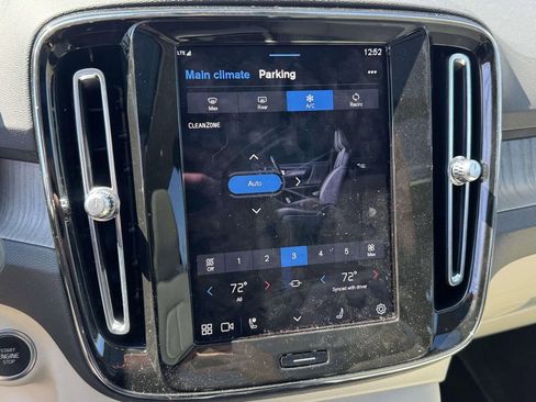 Used 2023 Volvo XC40 B5 Ultimate w/ Climate Package AWD/4WD image 28