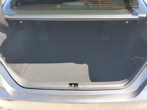 Used 2019 Toyota Camry LE image 22