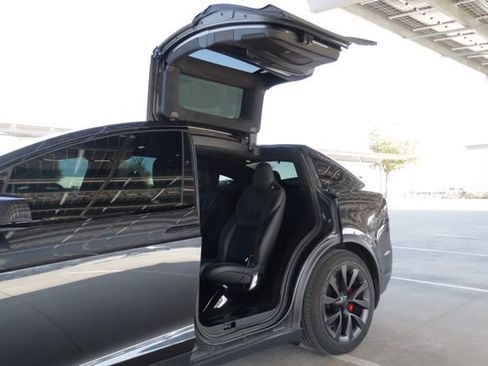 Used 2023 Tesla Model X Plaid image 31
