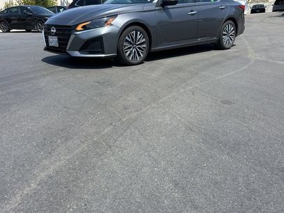 Used 2025 Nissan Altima 2.5 SV