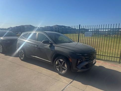 Used 2025 Hyundai Tucson SEL FWD image 5