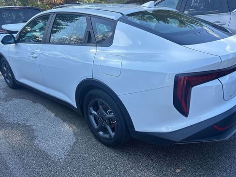 Used 2025 Kia K4 LXS image 3