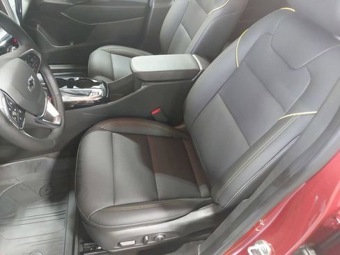 Used 2024 Chevrolet Trax ACTIV w/ Sunroof Package FWD image 14