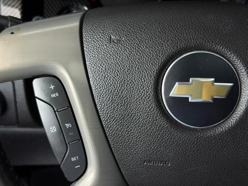 Used 2009 Chevrolet Avalanche LTZ AWD/4WD image 32