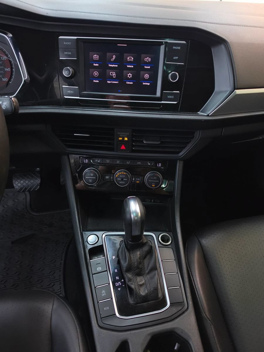 Used 2020 Volkswagen Jetta SE w/ SE Cold Weather Package FWD image 22