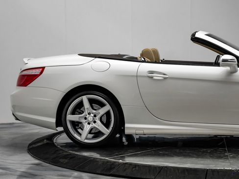Used 2014 Mercedes-Benz SL 550 image 26