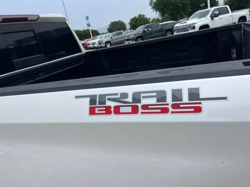 Used 2019 Chevrolet Silverado 1500 LT Trail Boss AWD/4WD image 5