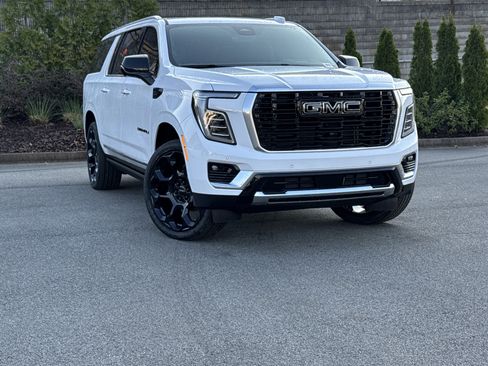 New 2026 GMC Yukon XL Denali w/ Denali Reserve Package image 2