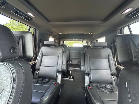 Used 2024 GMC Yukon Denali w/ Denali Reserve Package AWD/4WD image 11