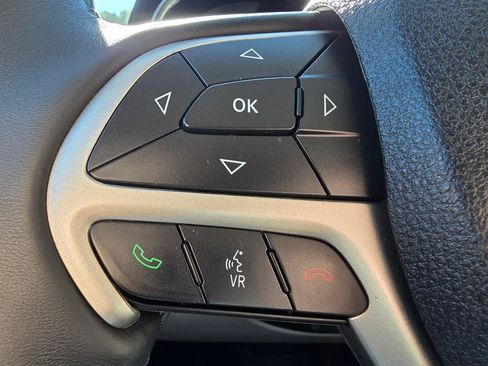 Used 2017 Jeep Grand Cherokee Limited AWD/4WD image 18