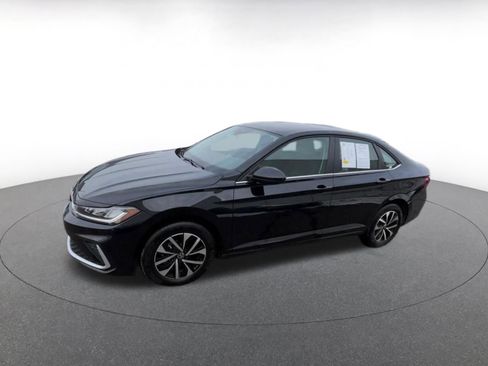 Used 2025 Volkswagen Jetta S image 6