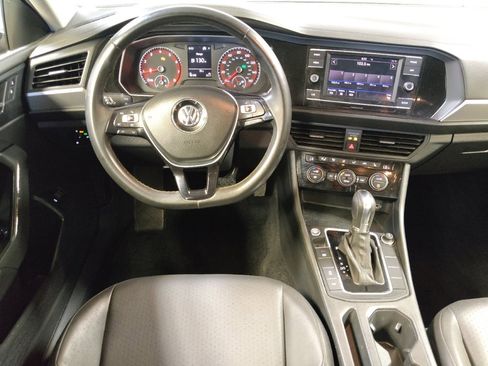 Used 2019 Volkswagen Jetta SE w/ Cold Weather Package FWD image 22