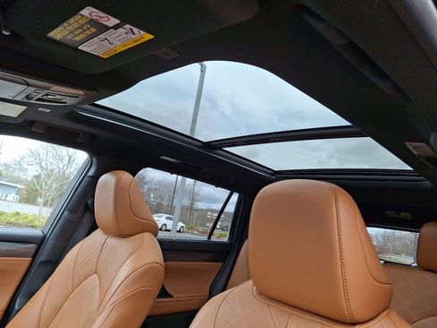 Used 2024 Toyota Highlander Platinum image 16